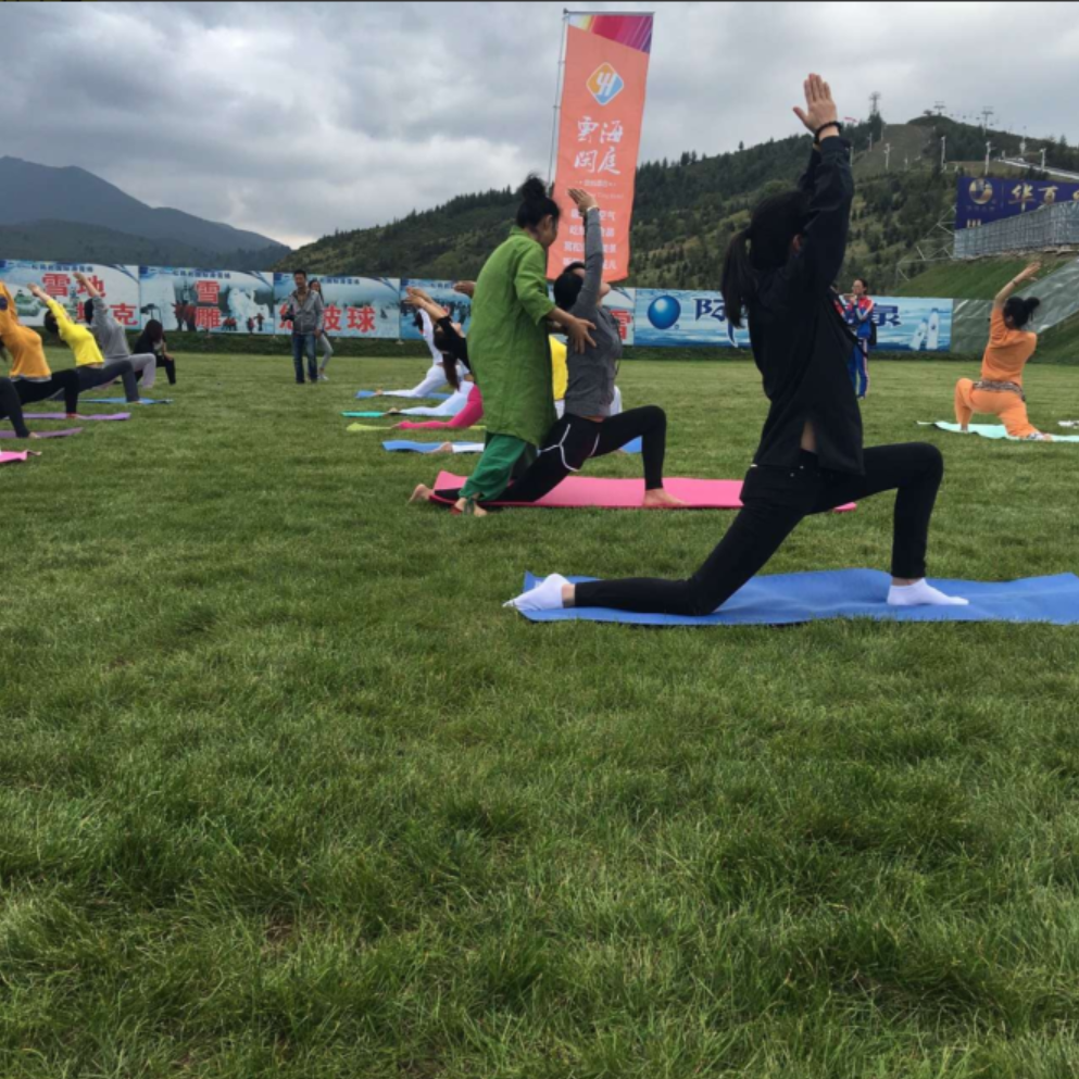 瑜伽户外活动6