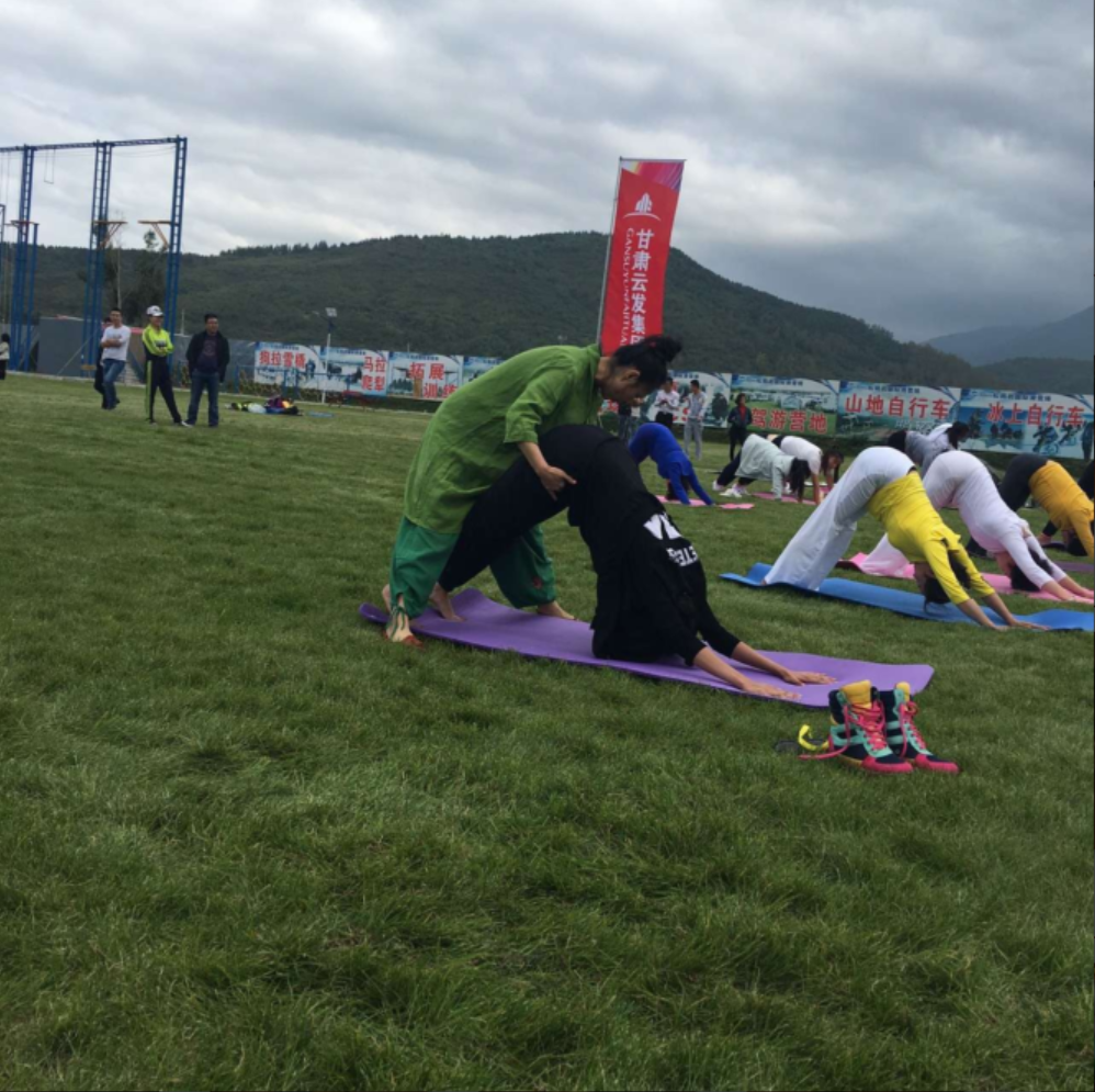 瑜伽户外活动7