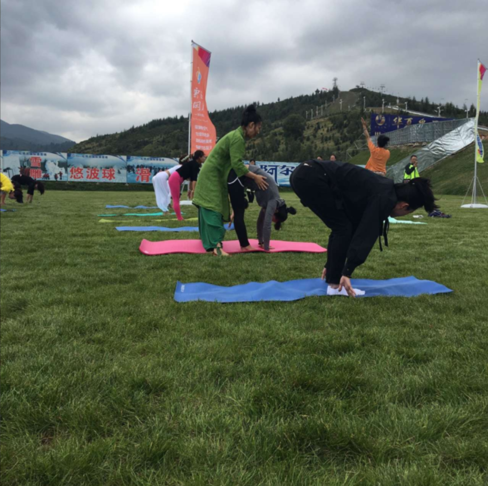 瑜伽户外活动8